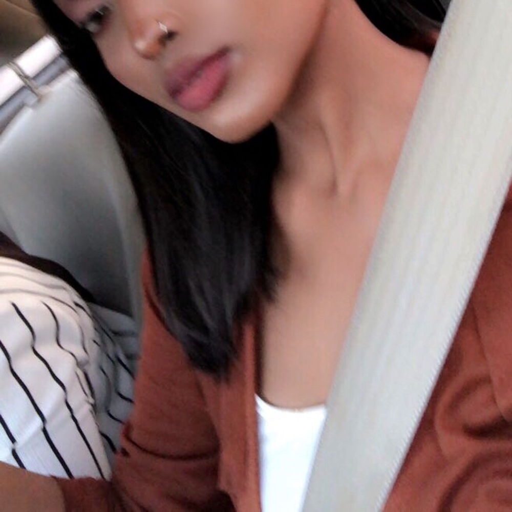 Meet your Posher, Yayasmin